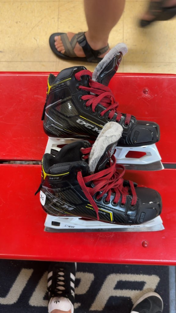 CCM Super Tacks 9370 Goalie Skates - Size 3.5