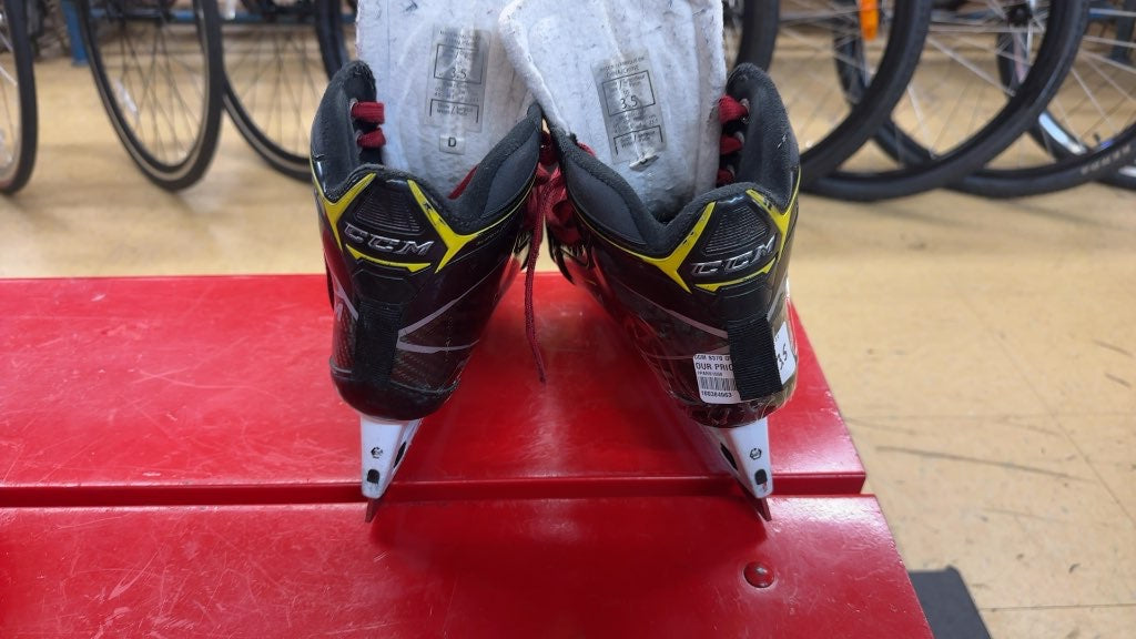 CCM Super Tacks 9370 Goalie Skates - Size 3.5