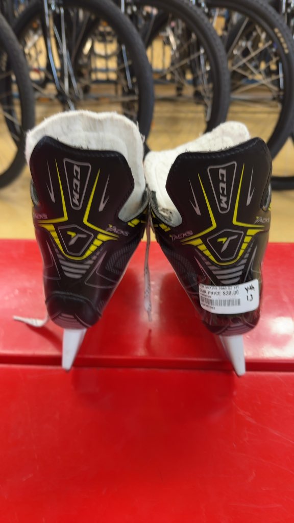 CCM Tacks 2092 Youth Hockey Skates Black/Yellow Size 13Y