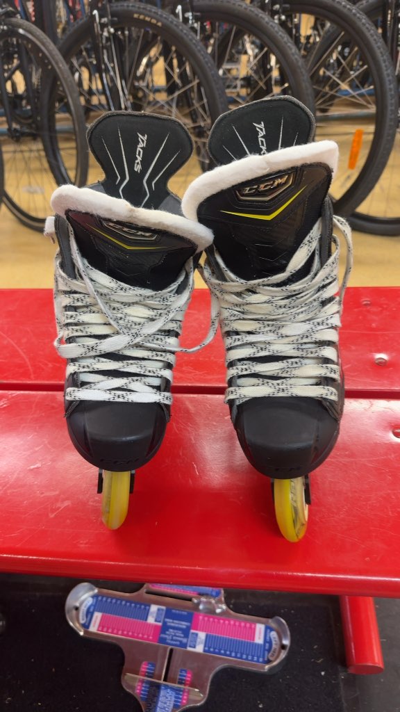 CCM Tacks 3R52 Inline Skates - Size 6.5