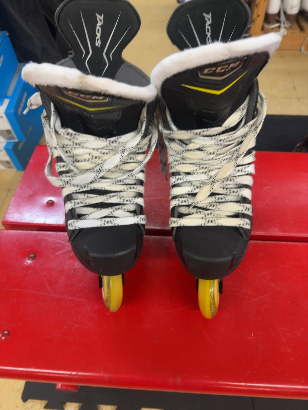 CCM Tacks 3R52 Inline Skates - Size 6.5