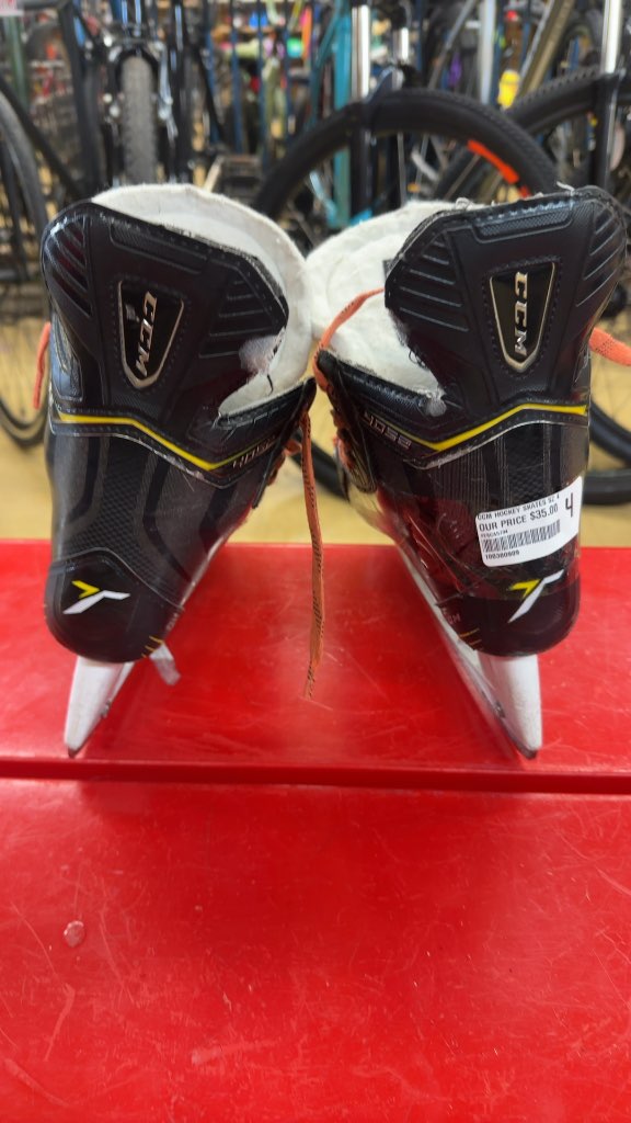 CCM Tacks 4052 Hockey Skates Used Size 4
