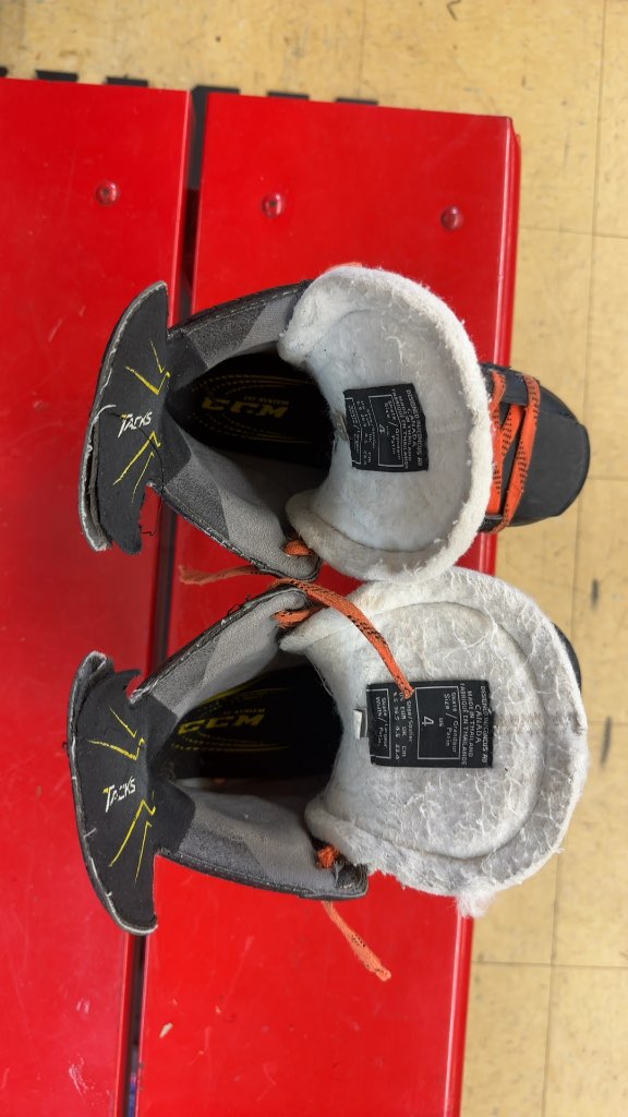 CCM Tacks 4052 Hockey Skates Used Size 4