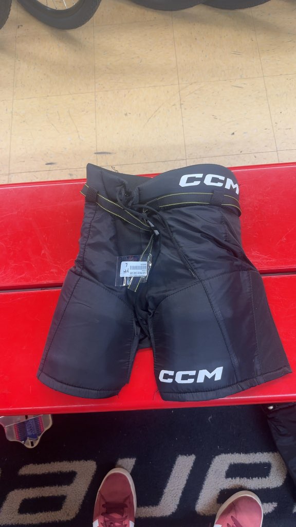CCM Tacks Hockey Pants Youth Large Black Used