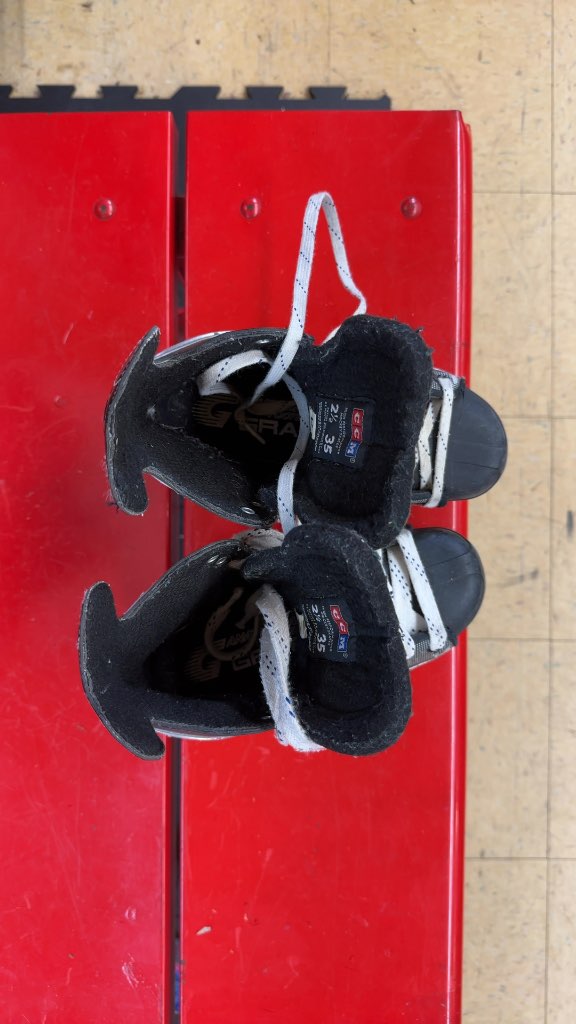 CCM Vector 3.0 Hockey Skates Used Size 2.5