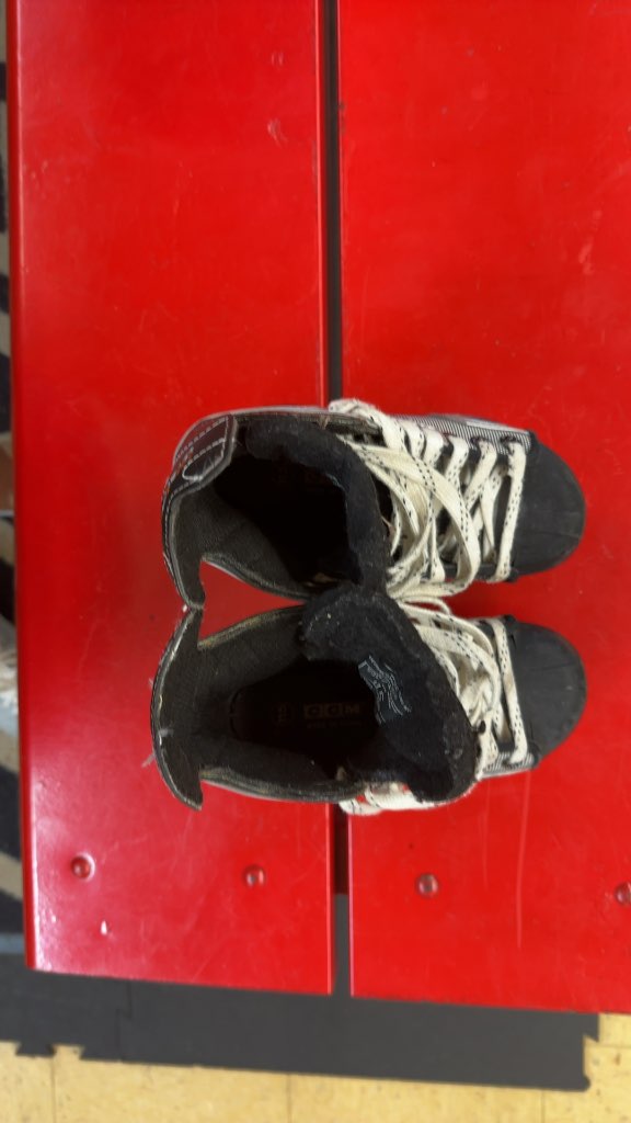 CCM Vector 3.0 Youth Ice Hockey Skates Used Size 11.5Y