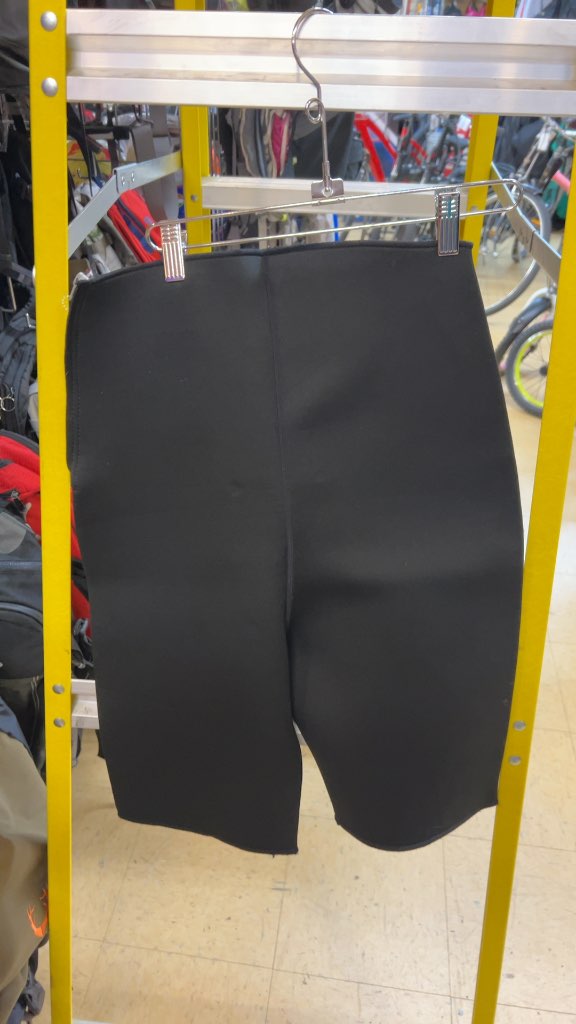 Curves Wetsuit Bottom Shorts Black Used
