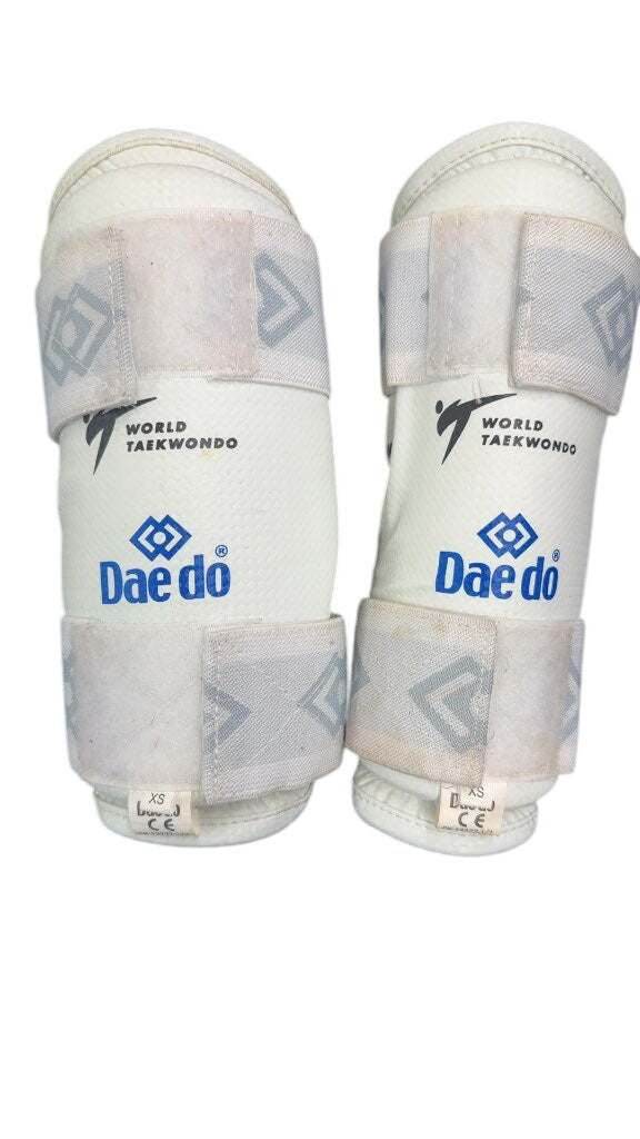 Dae do World Taekwondo Forearm Guards White Used XS