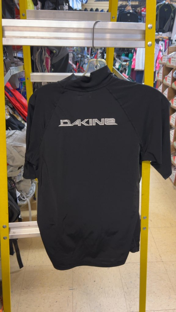 Dakine Short Sleeve Rash Guard Black Good Condition