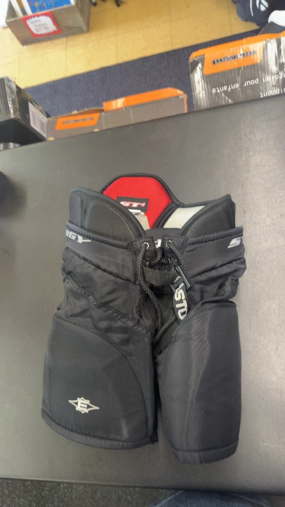 Easton Hockey Pants Synergy ST4 Black Good Condition Youth Medium