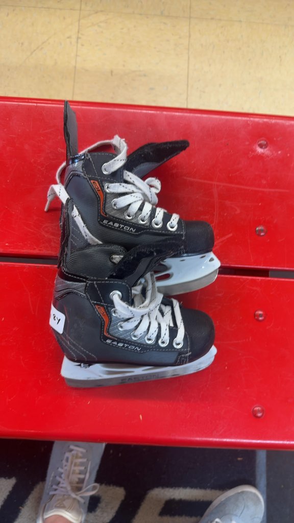 Easton Hockey Skates Synergy EQ1 Used Size 8Y