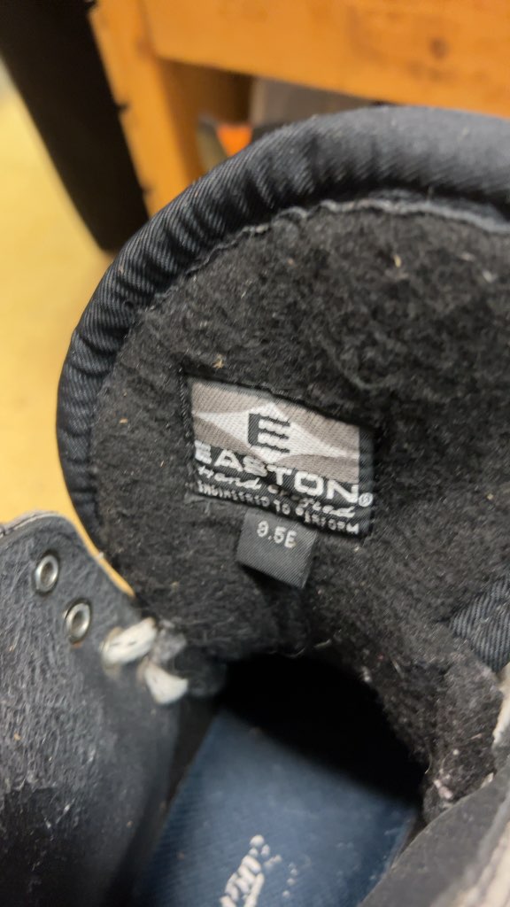 Easton Hockey Skates Ultra Lite Size 9.5E