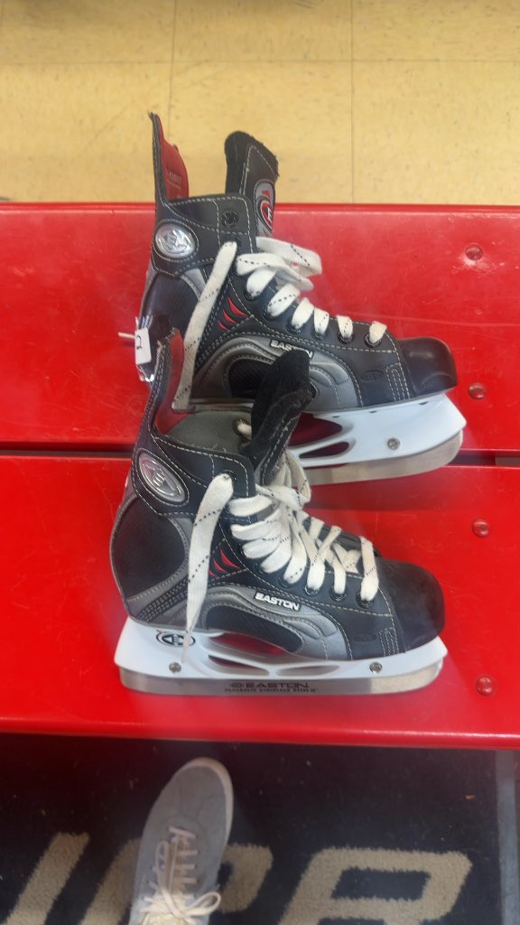 Easton Ice Hockey Skates Synergy 900 Used Condition Size 2