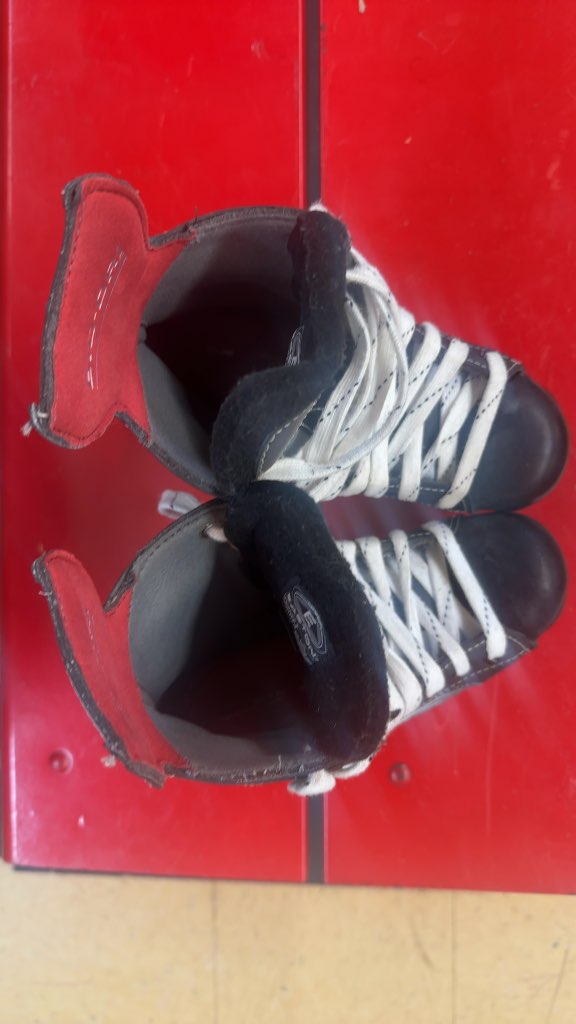 Easton Ice Hockey Skates Synergy 900 Used Condition Size 2