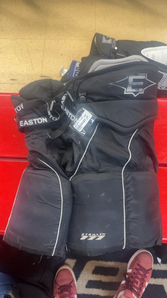 Easton Stealth 777 Junior Hockey Pants Black Used Size M
