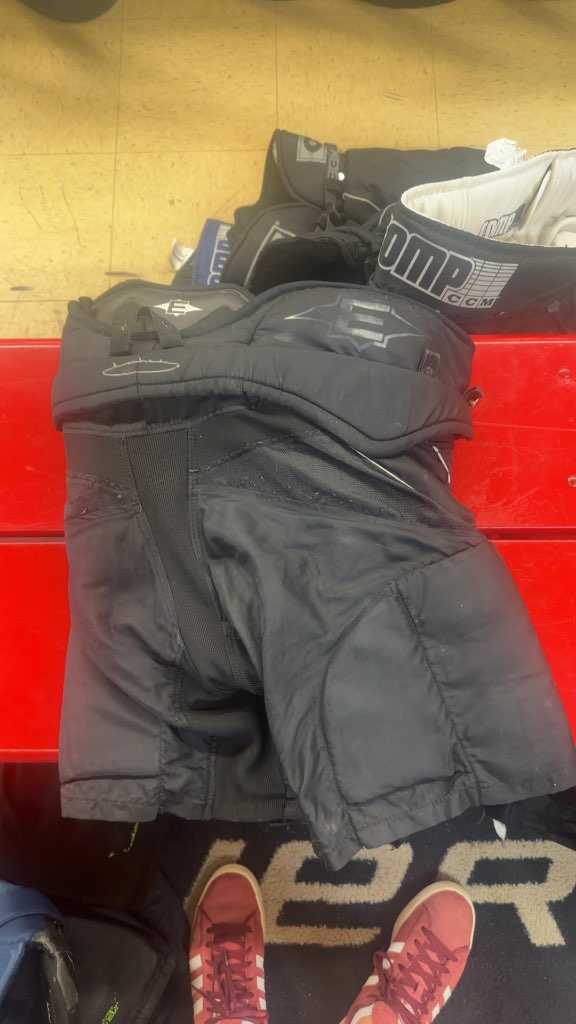 Easton Stealth 777 Junior Hockey Pants Black Used Size M