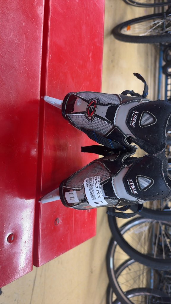 Easton Stealth X-Treme Youth Ice Hockey Skates Used Size 11Y