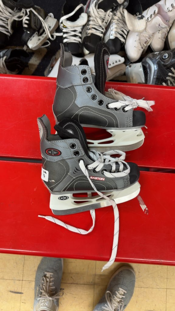 Easton Synergy Magnum Youth Hockey Skates Used Size 13Y