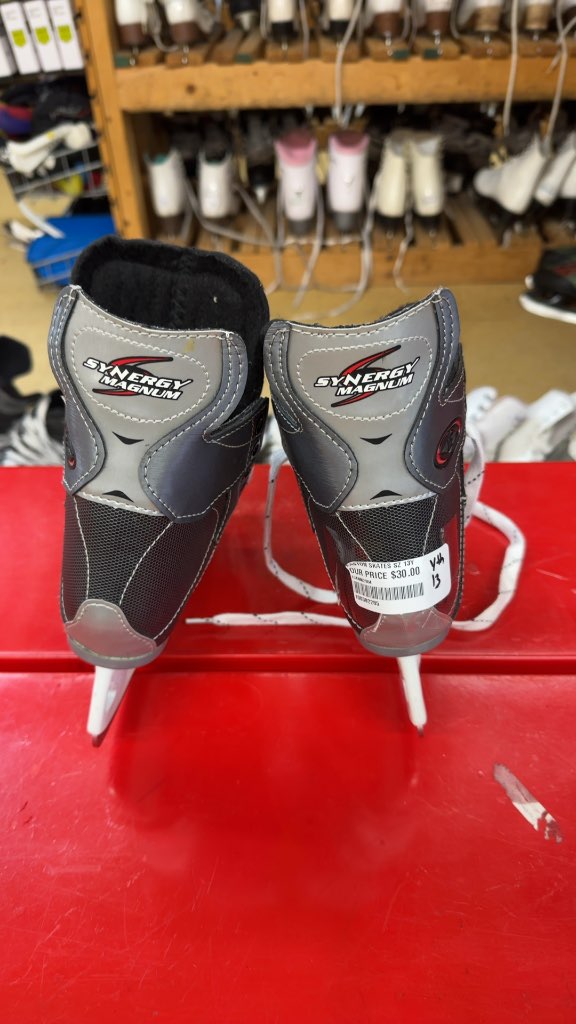 Easton Synergy Magnum Youth Hockey Skates Used Size 13Y