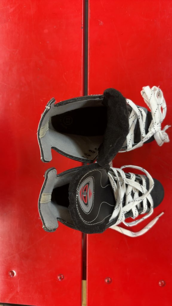 Easton Synergy Magnum Youth Hockey Skates Used Size 13Y