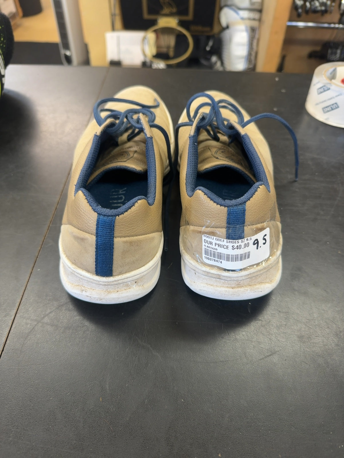 FootJoy Contour Spikeless Golf Shoes - Size 9.5