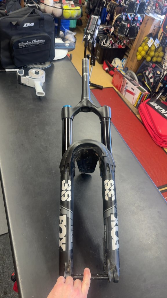 Fox 38 Performance Elite Suspension Fork Used in very good shape