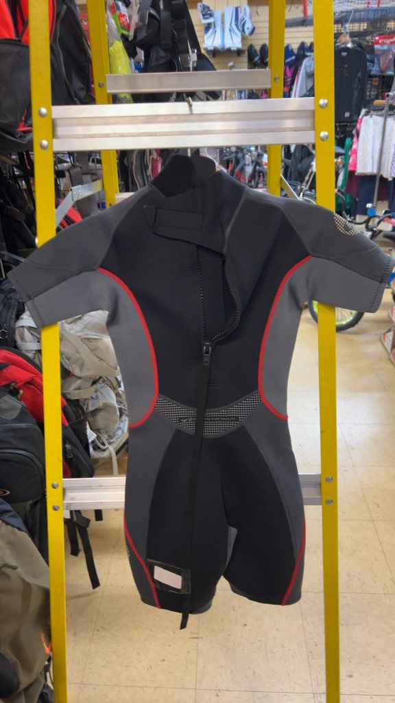 Gill Junior Shorty Wetsuit Black/Grey/Red Good Condition JR