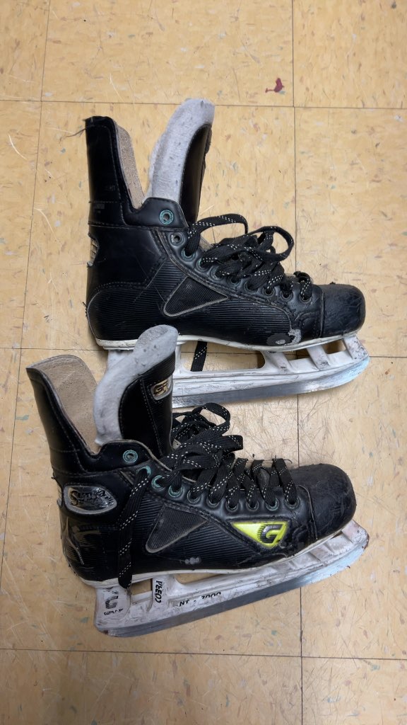 Graf Supra Hockey Skates Size 8