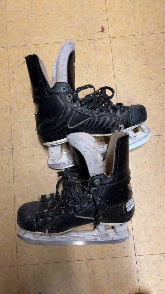 Graf Supra Hockey Skates Size 8