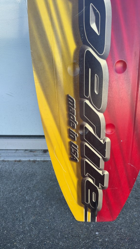 Hyperlite Fluid 137 Shaun Murray Wakeboard with Bindings - Used - 137cm