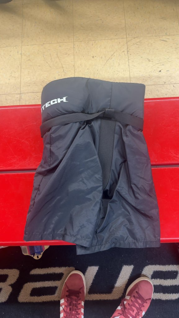 ITECH Hockey Pants Youth Large Black Used