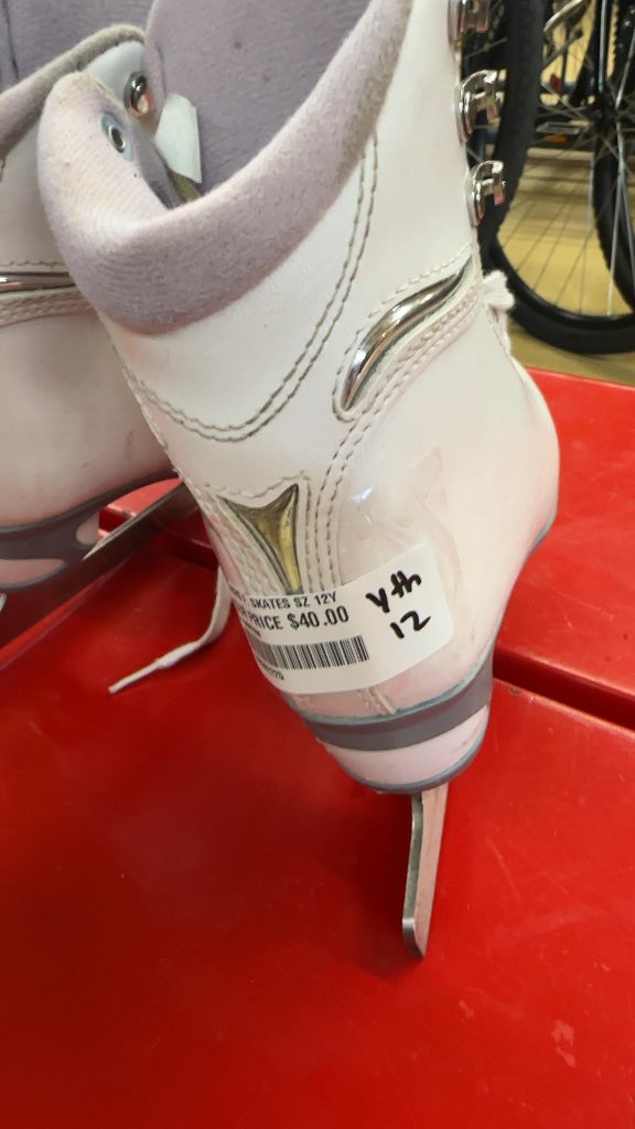 Jackson  Youth Figure Skates White Size 12Y Used