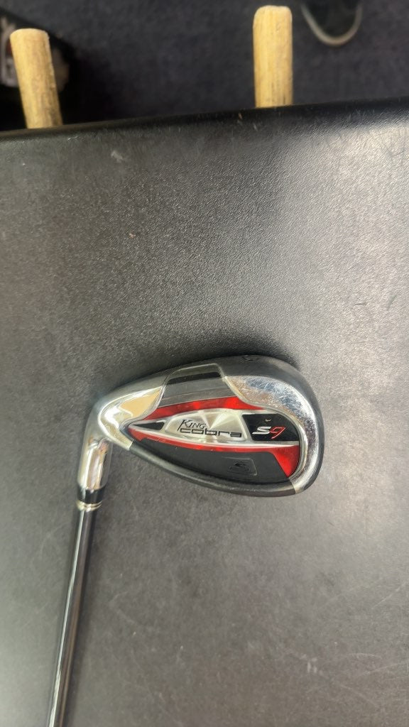 King Cobra S9 Iron Set 4-GW Graphite
(Missing a 5 iron)