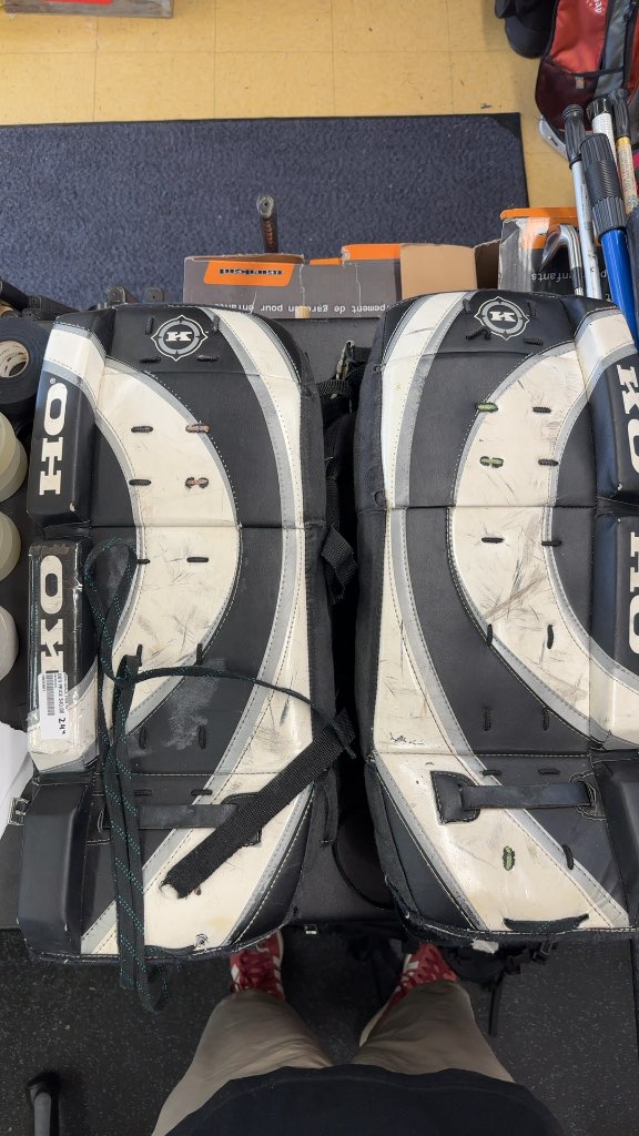 KOHO Goalie Pads 24" Black/White Used