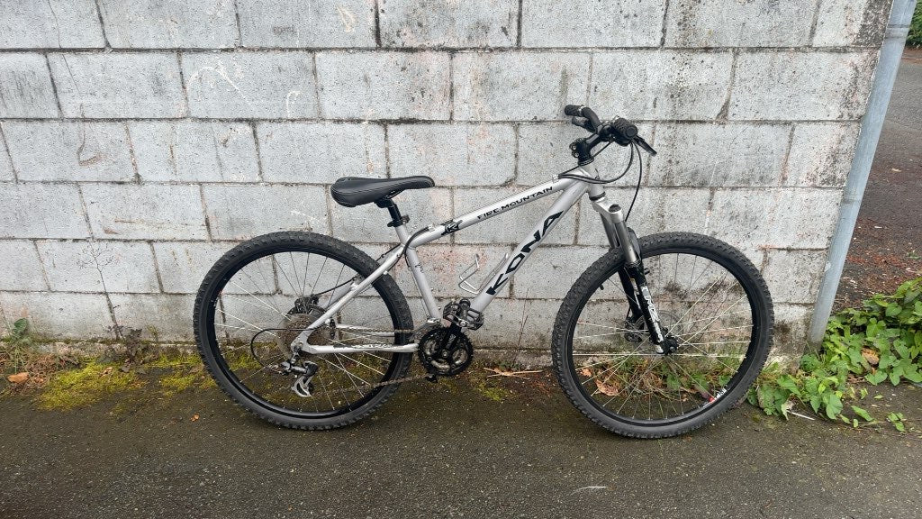 Kona Fire Mountain Hardtail Mountain Bike Silver Used 15" Frame