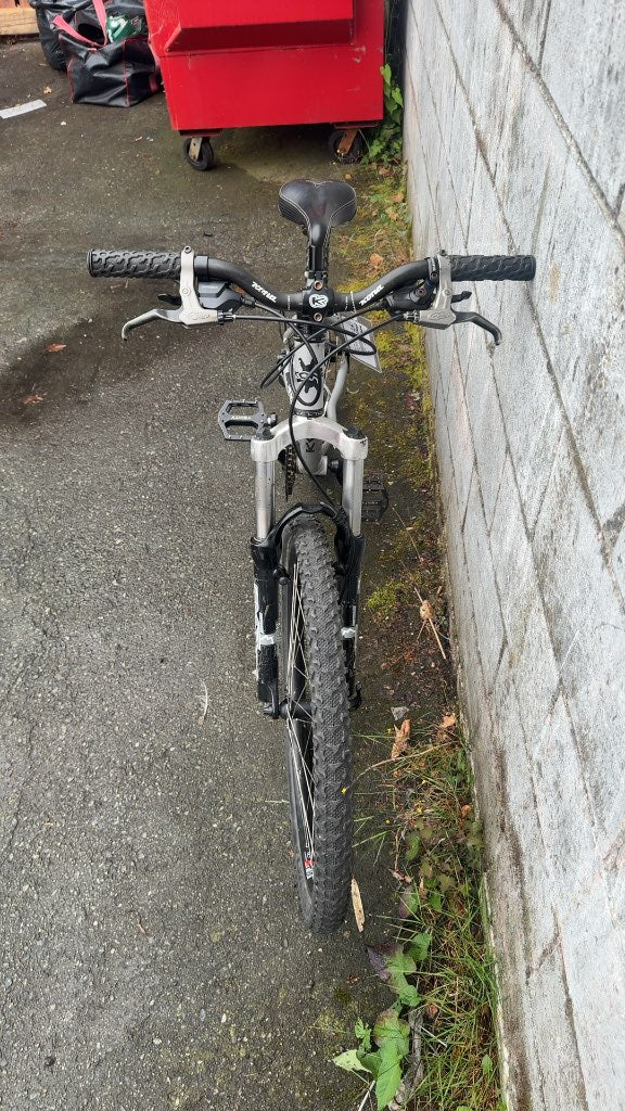 Kona Fire Mountain Hardtail Mountain Bike Silver Used 15" Frame