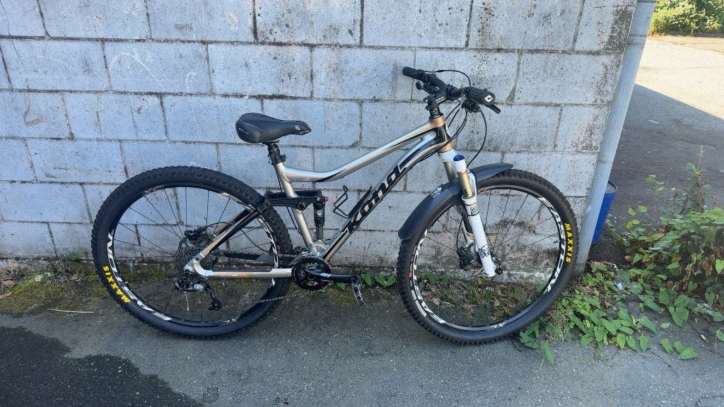 Kona Hei Hei Deluxe 29" Mountain Bike-in very good condition