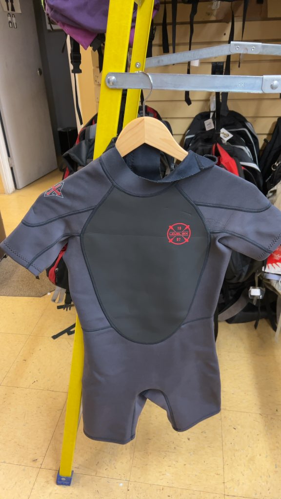 Level Six Youth Shorty Wetsuit Grey/Black Excellent Used Condition Size 16