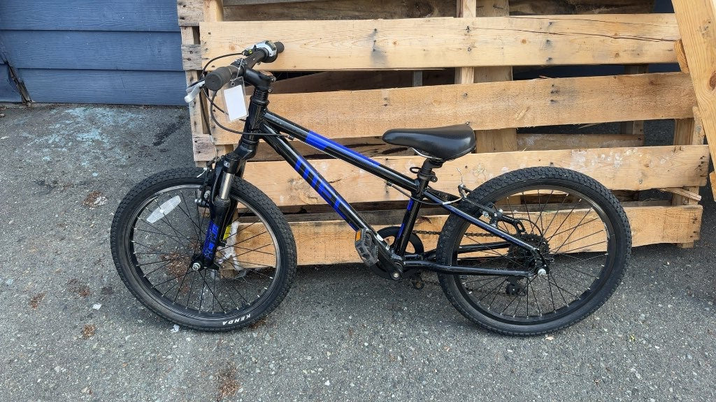 MEC Dash 20" Kids' Mountain Bike
