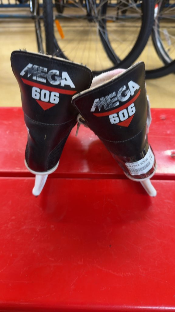 Mega 606 Ice Skates Black Used Size 12