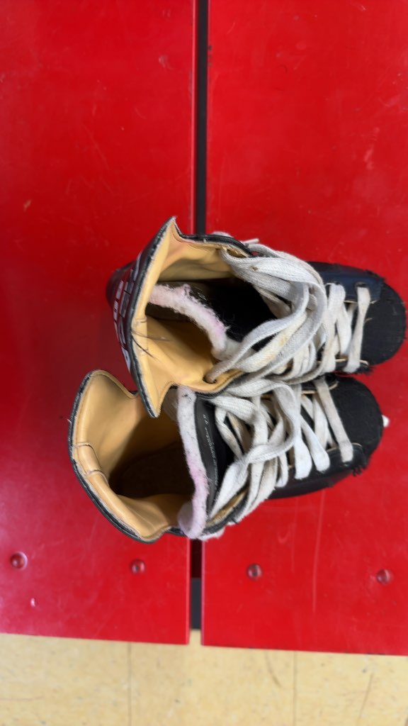 Mega 606 Ice Skates Black Used Size 12