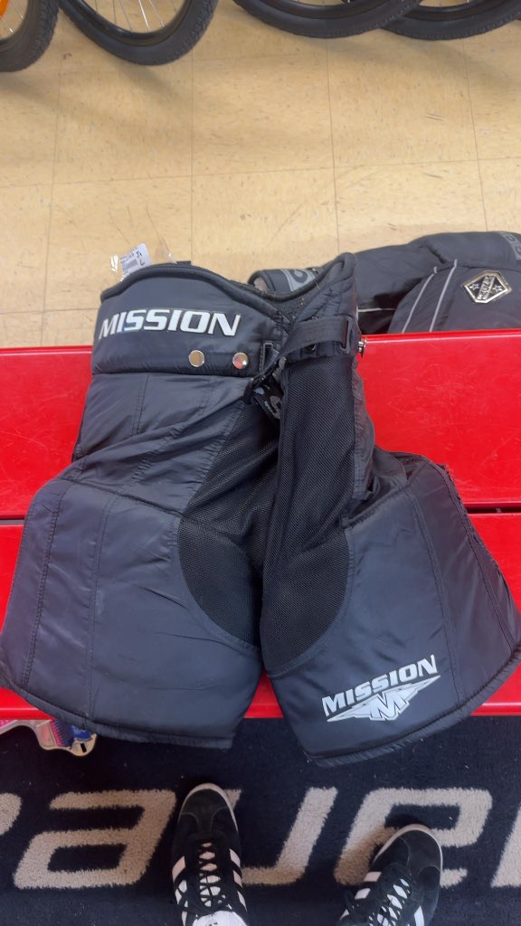 Mission Hockey Pants Black Used Junior Large