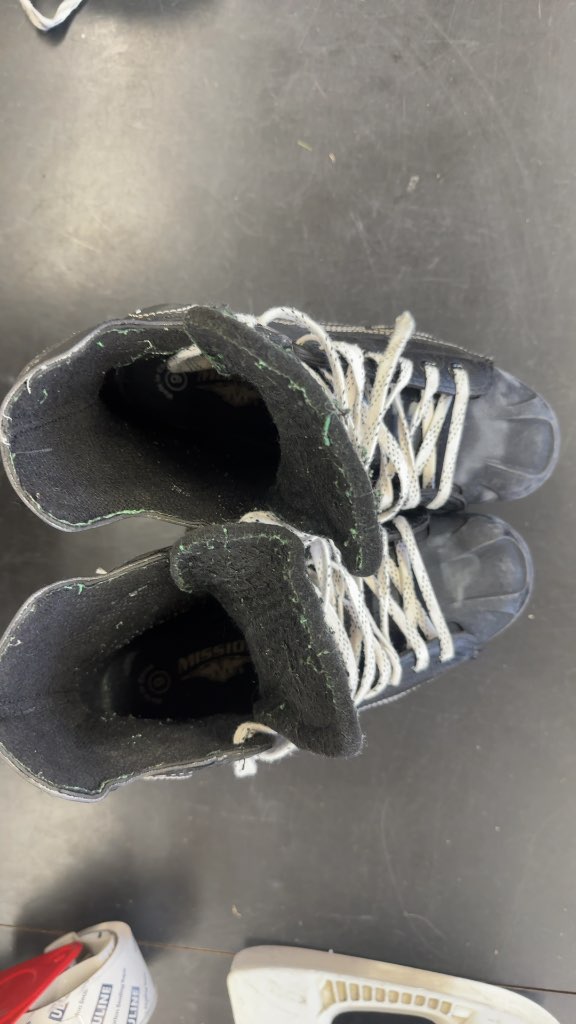 Mission Hockey Skates Used Size 9