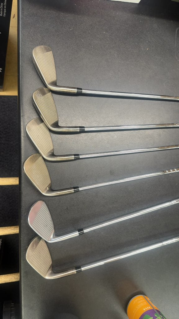 Mizuno Iron Set JPX EZ Forged 6-GW
All clubs are JPX EZ with the exception of the G wedge that is a JPX 800