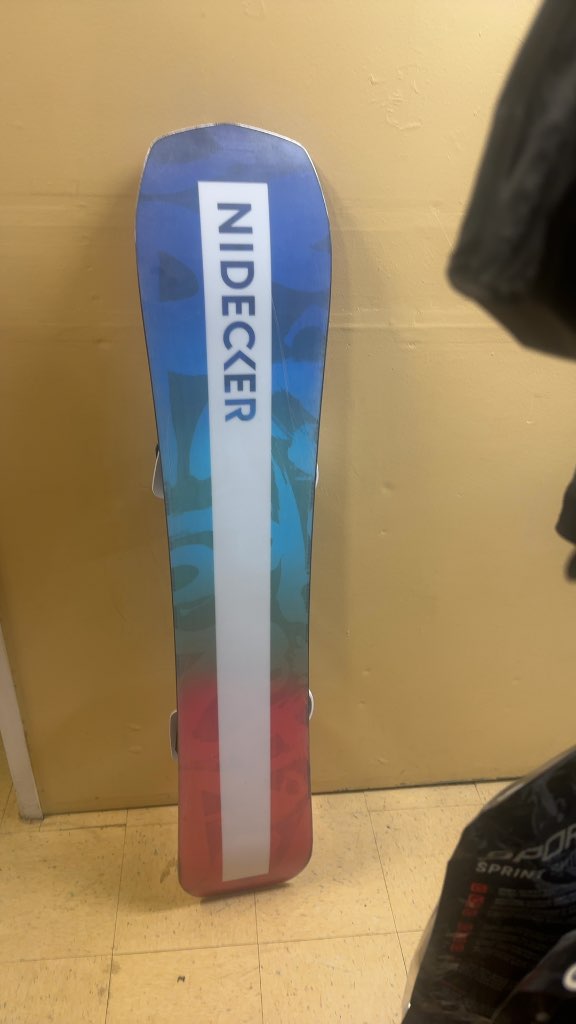 Nidecker Escape Snowboard with brand new Fix Bindings 156cm