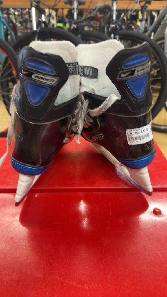 Nike Bauer Supreme Hockey Skates Used Size 3