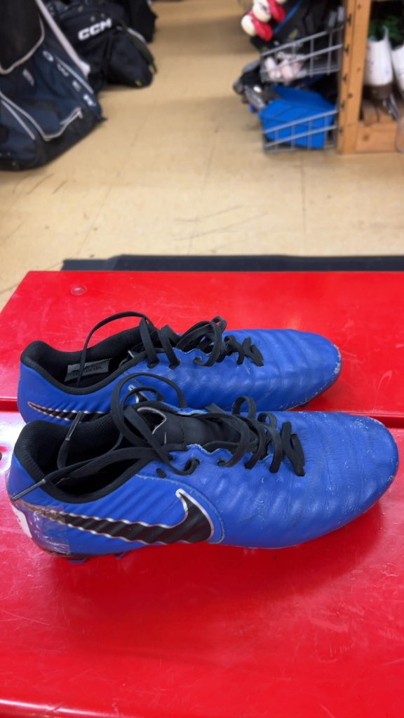 Nike Soccer Cleats Tiempo Blue Used Size 6.5