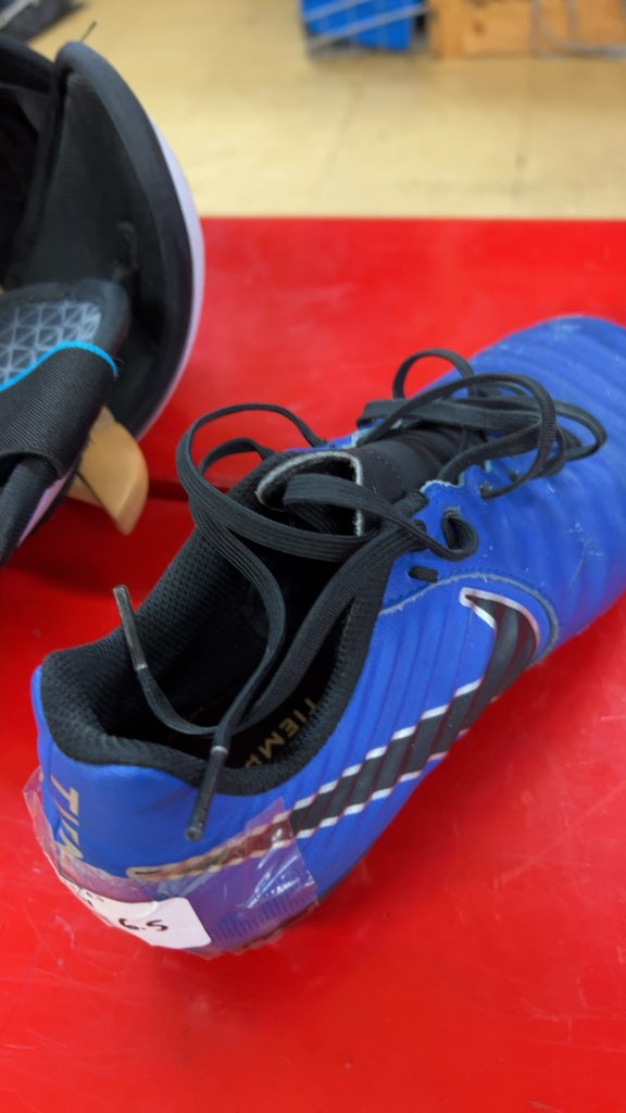 Nike Soccer Cleats Tiempo Blue Used Size 6.5