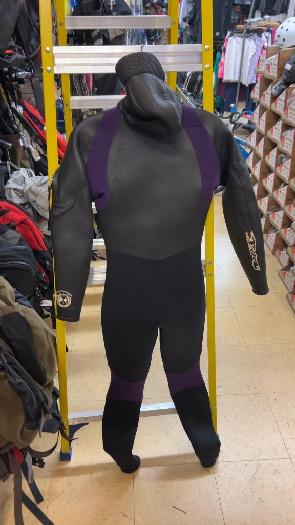 O'Neill Women's XTS 5/3mm Hooded Full Wetsuit - Good Condition