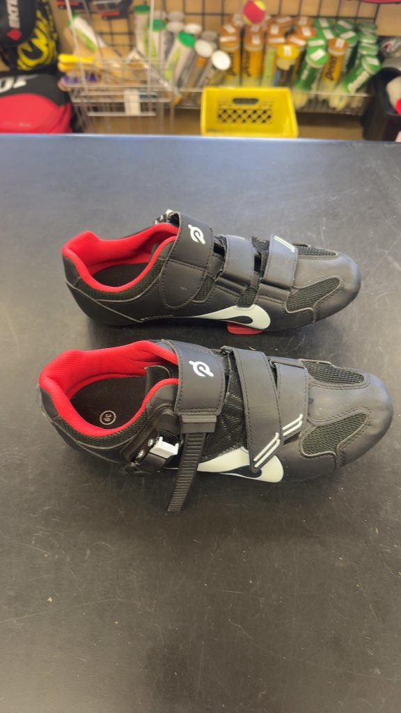 Peloton Cycling Shoes Black Red Good Condition Size 6.5